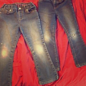 2 pairs of 5t girls play jeans